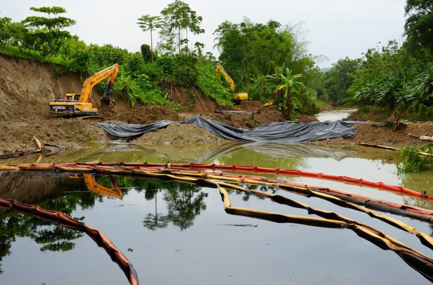  “Nos quedamos sin pesca y sin respuestas”: pescadores de Esmeraldas aún sienten los efectos del derrame petrolero